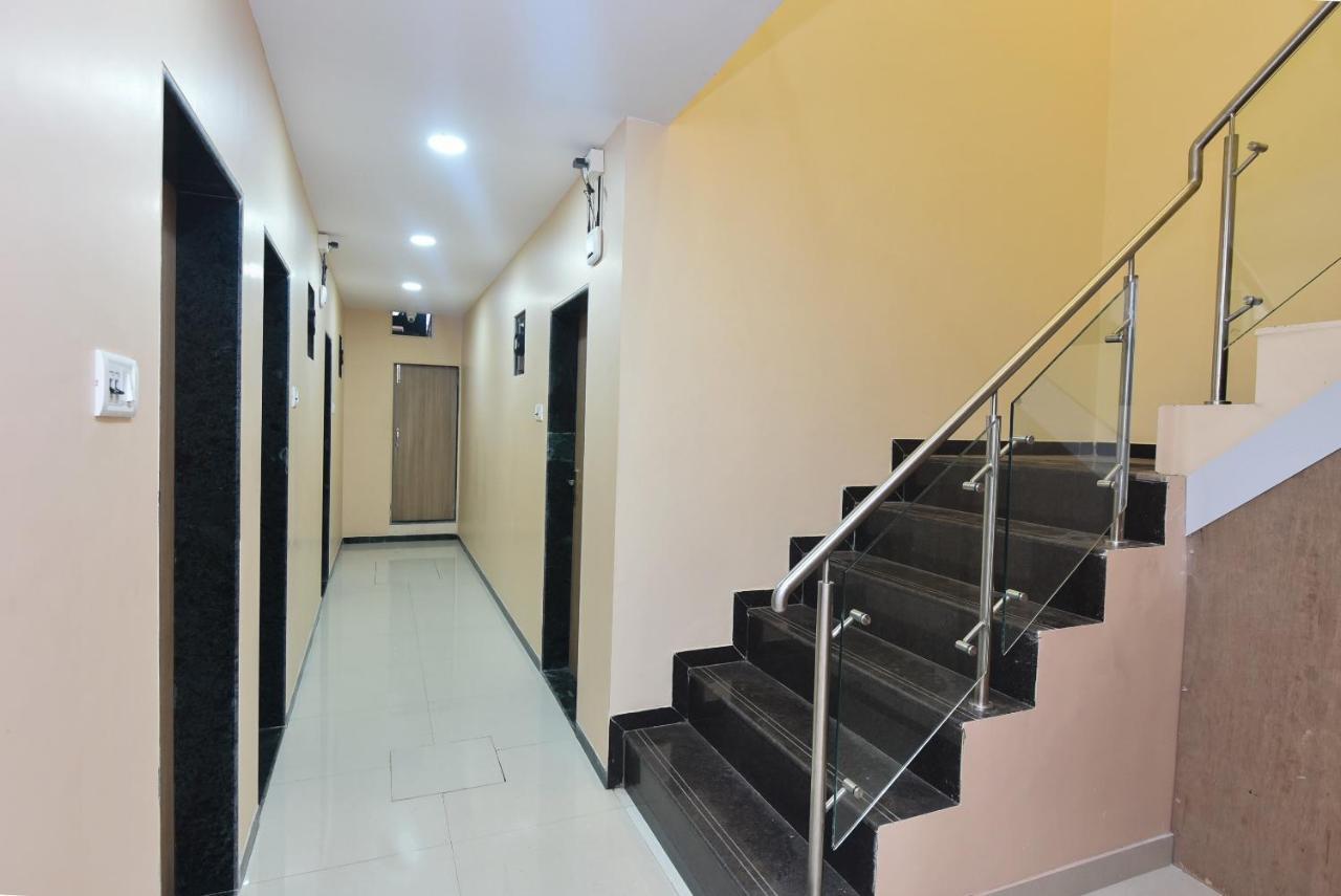 Oyo 8757 Prakash Inn Bombaim Exterior foto